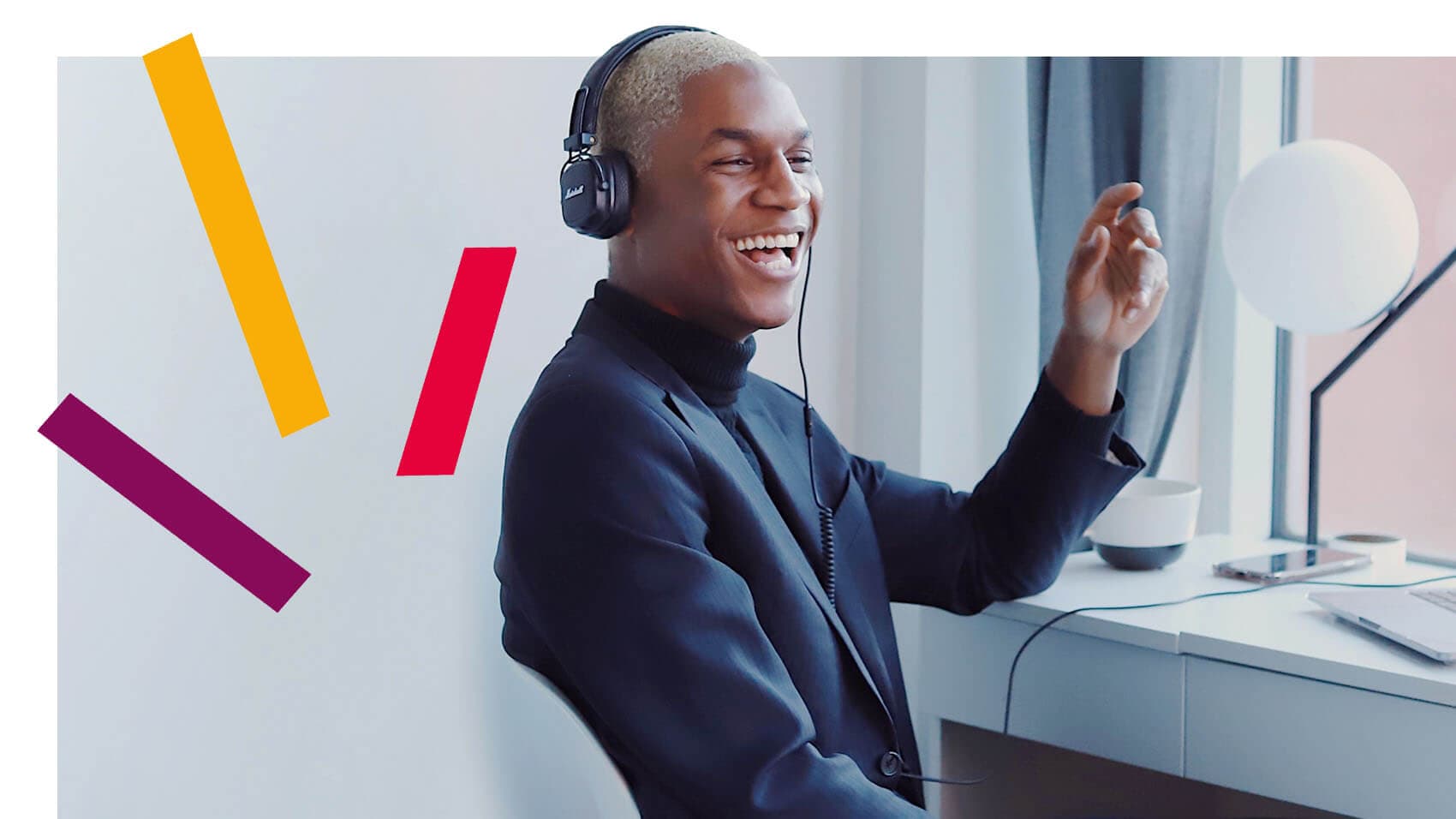 LP_EU_man_headphone_5_960x540_hero